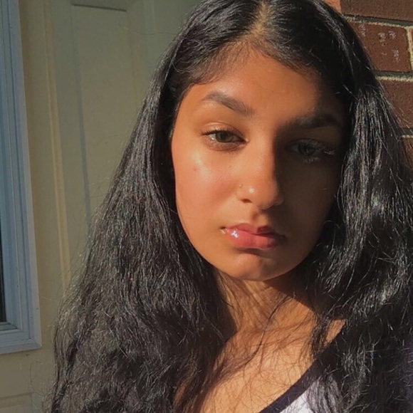 Meet your Posher, Mahrosh - Picture 1 of 1